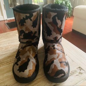 LIKE NEW * UGG Australia Calf Hair Camo Boots